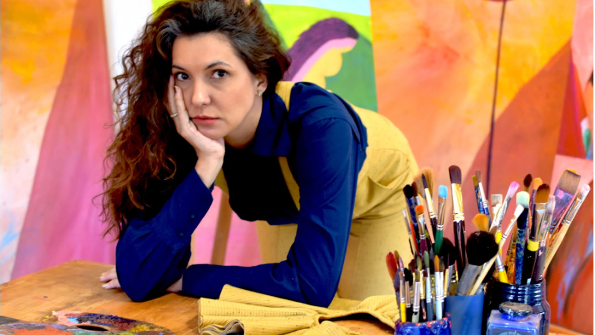 Artista transforma fazenda no interior de SP em tema de obras que valorizam mulheres: 'Cultura agrícola de um jeito poético'
