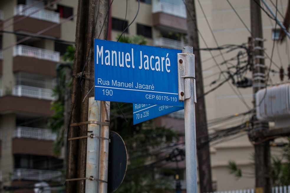 Rua Manuel Jacaré homenageia o jangadeiro Manuel Olímpio Meira. — Foto: Davi Rocha/SVM
