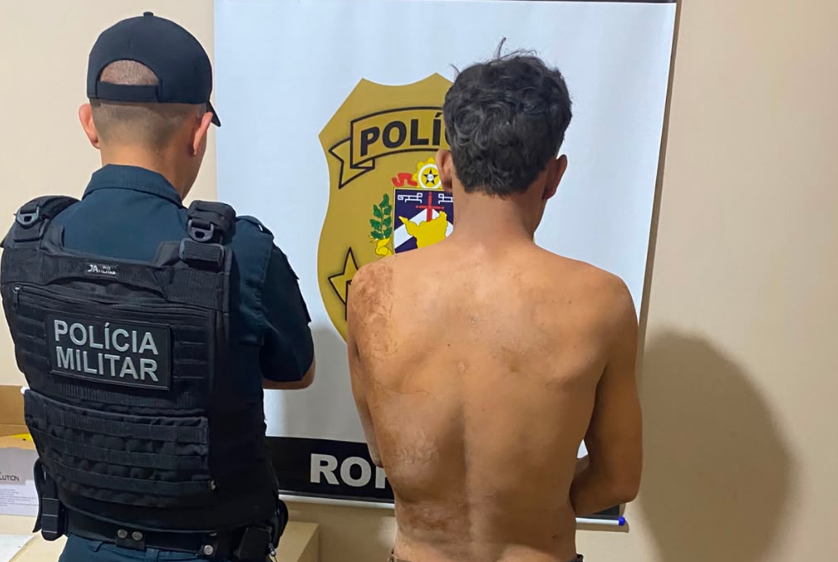 Homem é preso após tentar esfaquear a própria mãe em Roraima