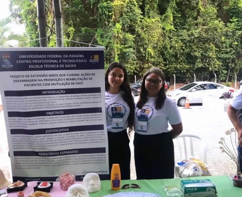 Apresenta��o do projeto de extens�o que produz pr�teses para pacientes com deformidades faciais na UFPB � Foto: Reprodu��o UFPB.