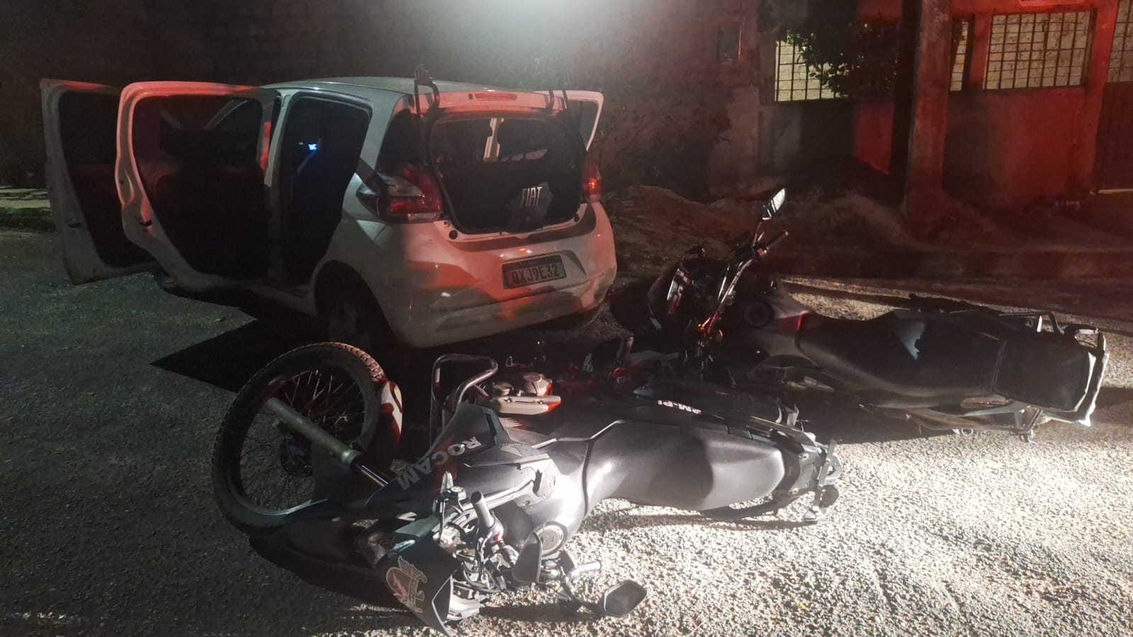 Motorista de app é resgatado após ser feito refém durante assalto; suspeito morre e outro fica ferido