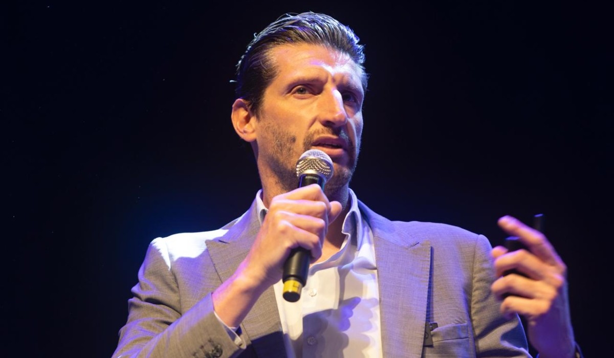 Roberto Minuzzi: tetracampeão da Liga Mundial palestra sobre foco e mentalidade vencedora em Manaus