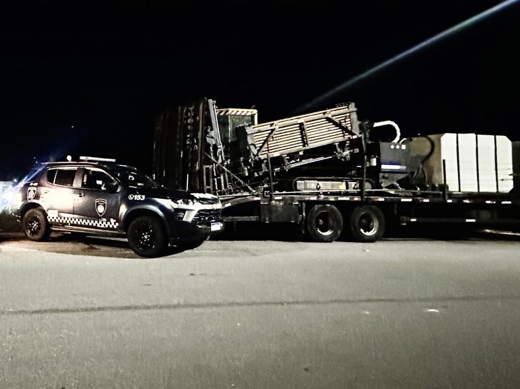 Caminhões e máquina avaliados em R$ 3 milhões são recuperados em Taubaté após furto