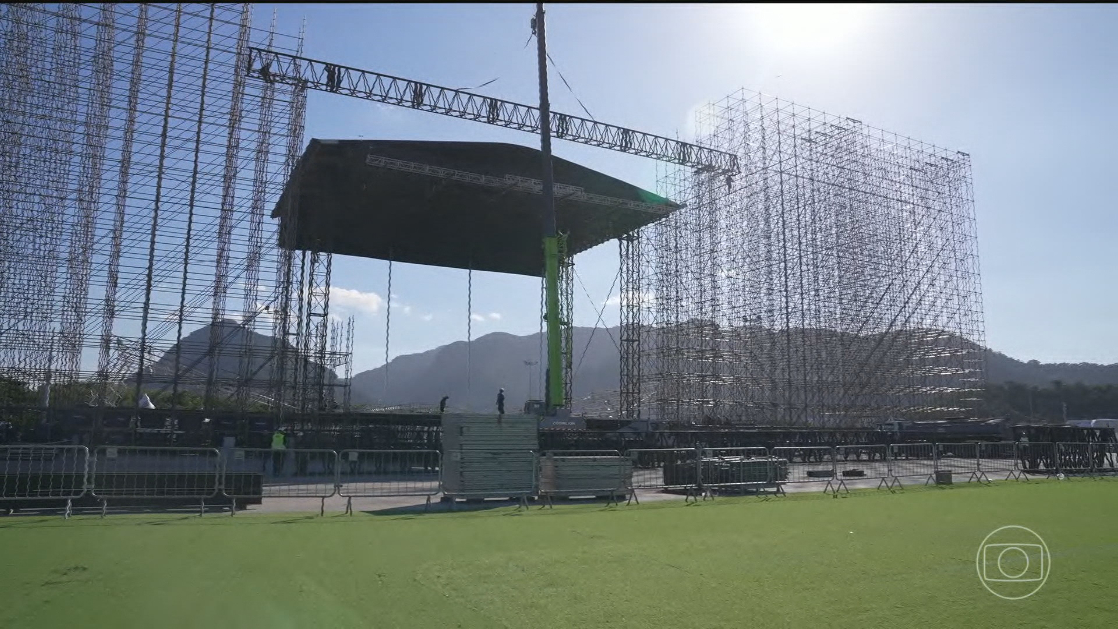 Preparativos para o Rock in Rio 2026: Palco Mundo em montagem e artistas ansiosos