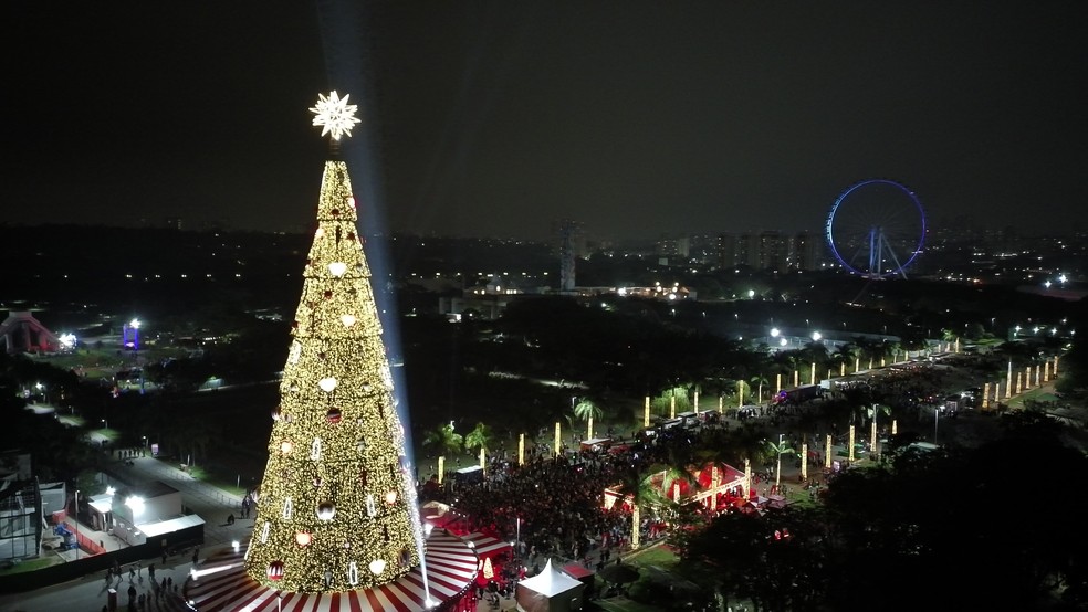 Árvore de Natal Villa-Lobos — Foto: Secom/Prefeitura