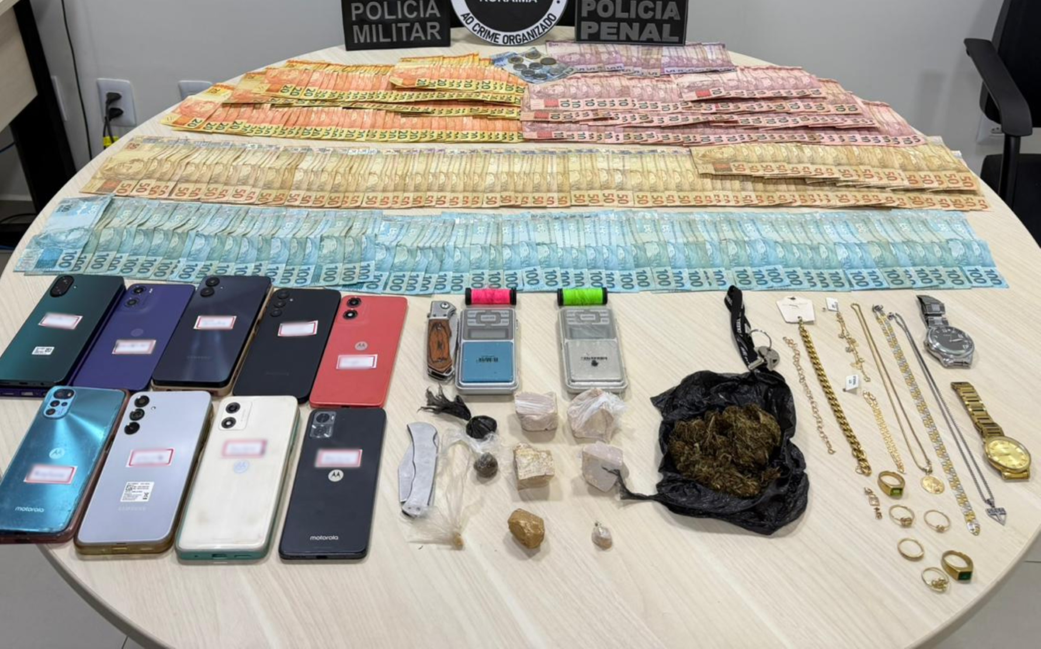 Polícia prende quatro e apreende mais de R$ 13 mil em ponto de venda de drogas em Rorainópolis