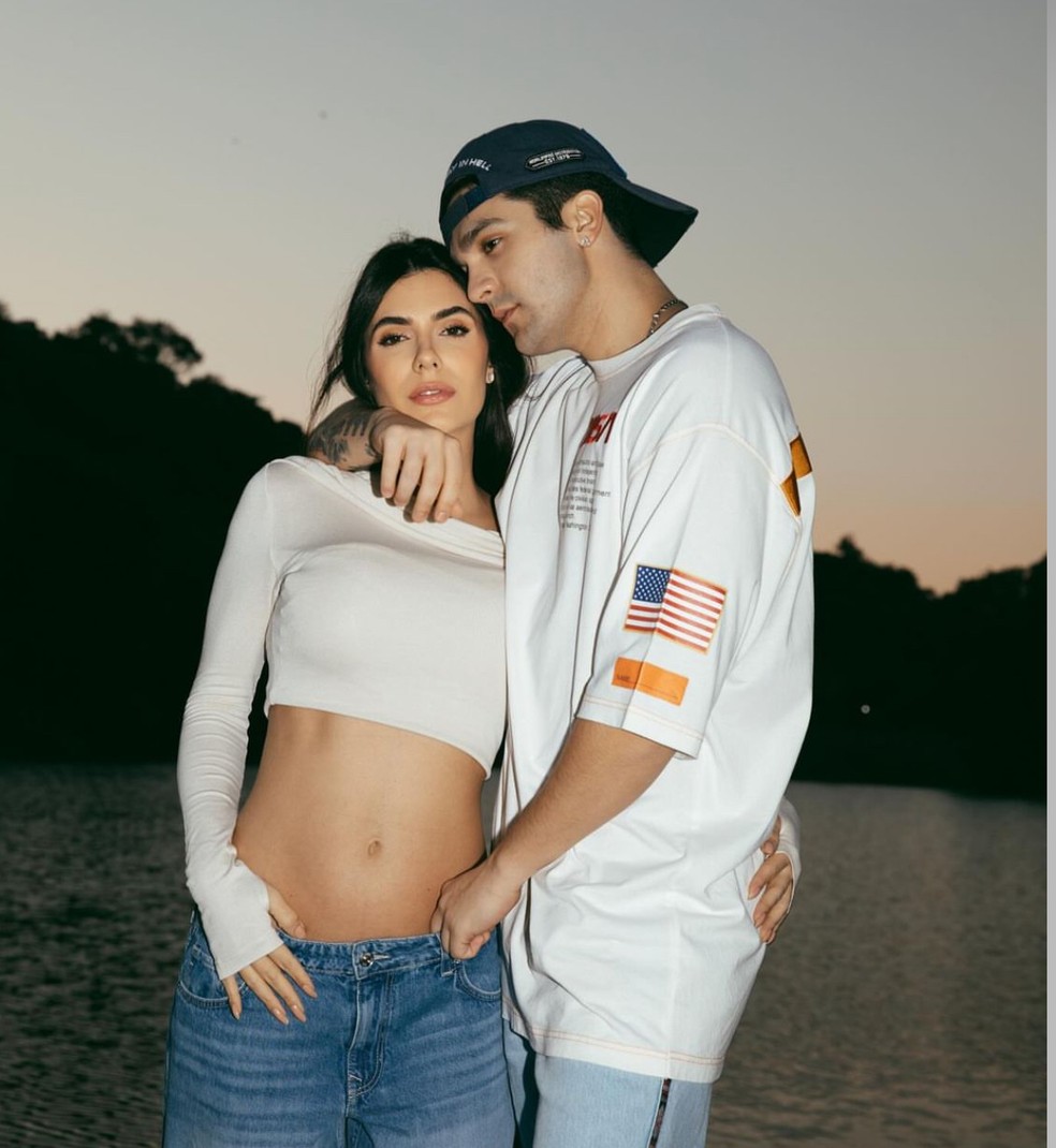 Fotos foram compartilhadas pelo casal nas redes sociais. — Foto: Reprodução