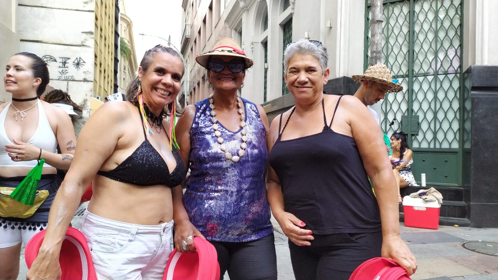 Cordão da Bola Preta leva foliões para as ruas do Rio