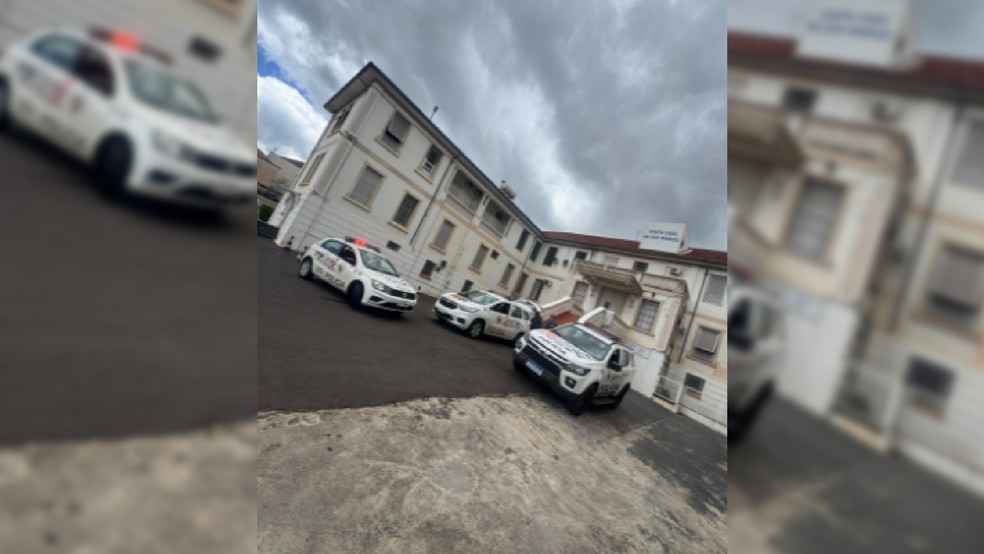 1 de 1
Dois irm&atilde;os que eram procurados pela Justi&ccedil;a pelo crime de roubo foram presos no mesmo dia, na sexta-feira (17), em S&atilde;o Manuel (SP) &mdash; Foto: Pol&iacute;cia Militar