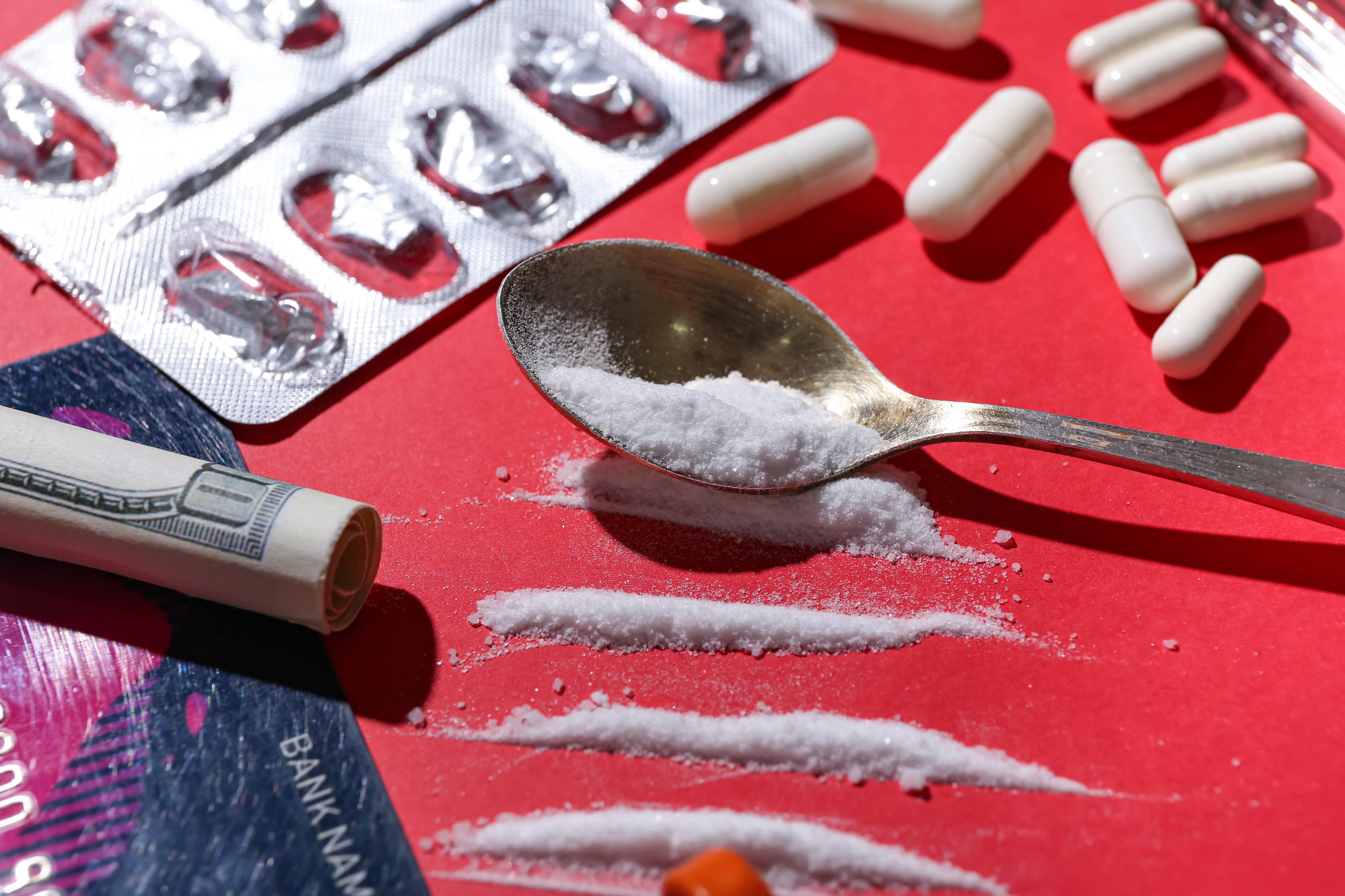 Drogas sintéticas viram misturas imprevisíveis e elevam risco nas Américas, alerta relatório