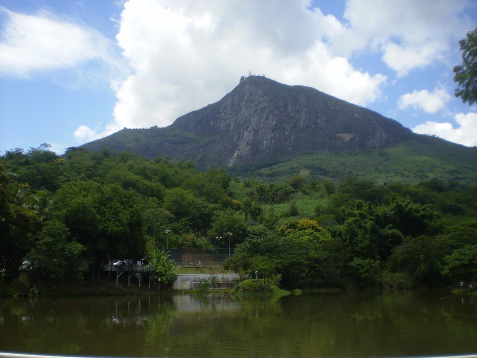 Vista do Pico da Ibituruna — Foto: Diego Souza/G1
