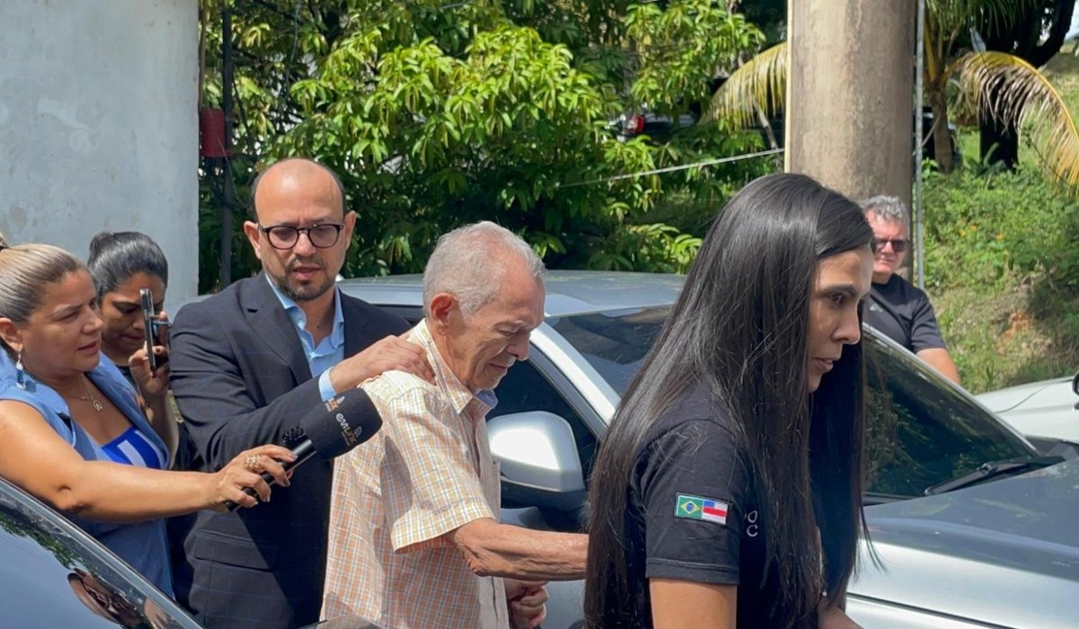 Desembargador aposentado condenado por estuprar a própria neta é preso após se entregar à polícia em Manaus