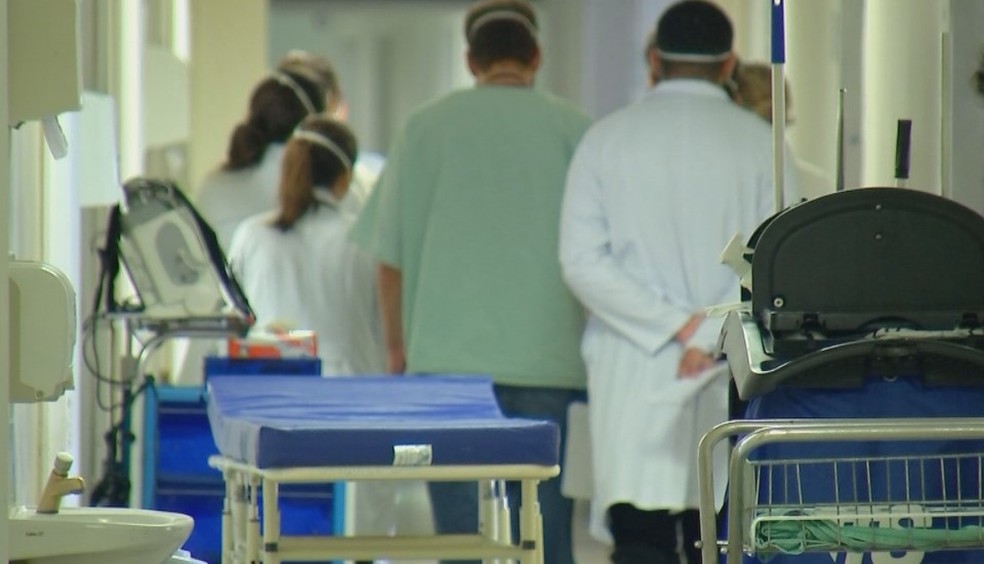 2 de 3
Laudo havia apontado a falta de, pelo menos, 568 enfermeiros e 999 t&eacute;cnicos e auxiliares de enfermagem no HC de Botucatu &mdash; Foto: Reprodu&ccedil;&atilde;o/TV TEM
