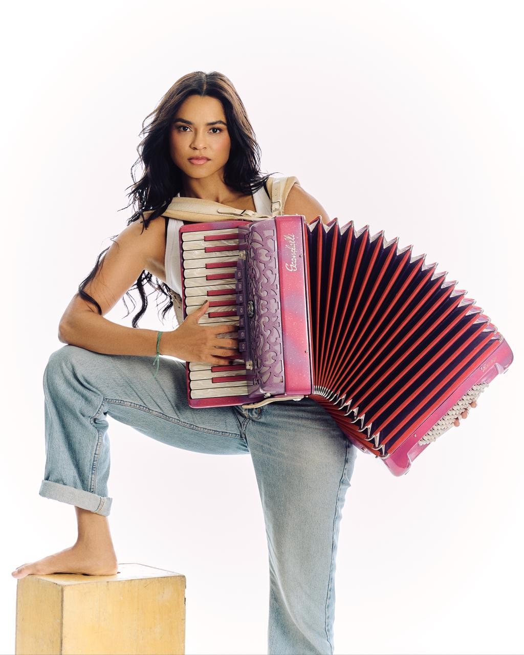 Lucy Alves recebe Xande de Pilares, Elba Ramalho e mais em gravação de DVD em João Pessoa