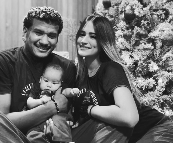 Mulher de jogador de futebol é encontrada morta em meio a escombros após terremoto na Venezuela; filha foi resgatada