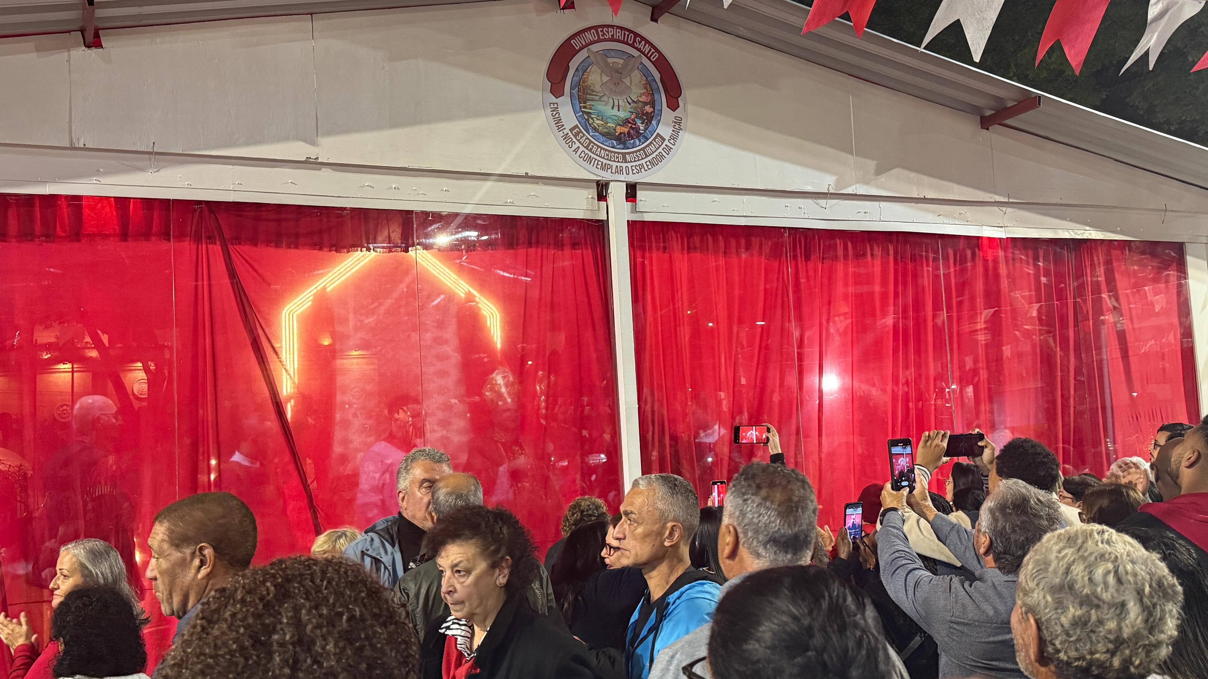 Fechamento do Império encerra a Festa do Divino de Mogi das Cruzes de 2025