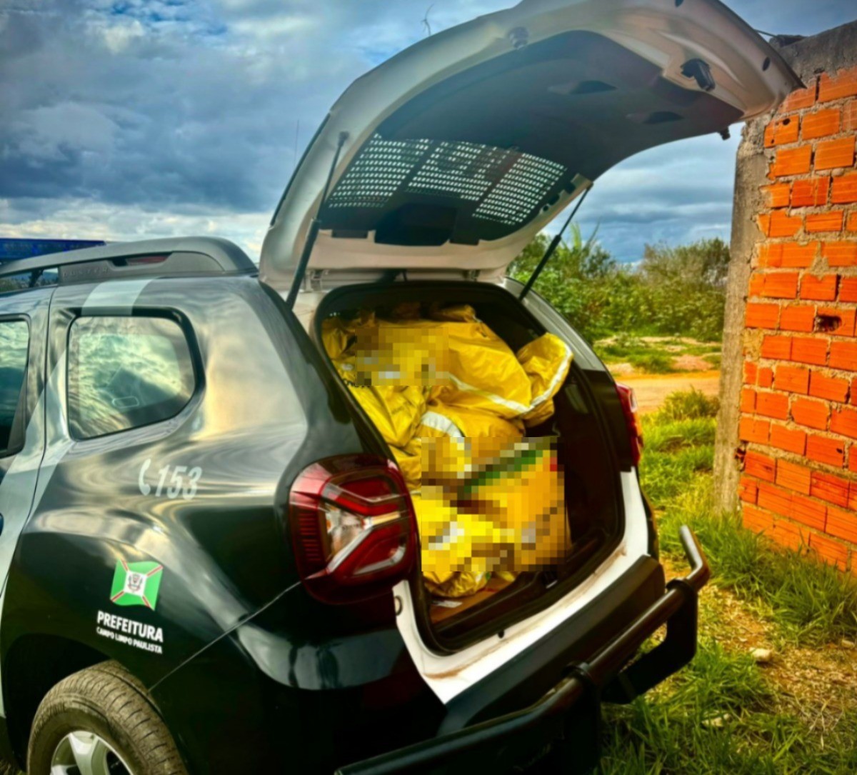 Dupla faz entregador refém e rouba carga de mercadorias em Campo Limpo Paulista 