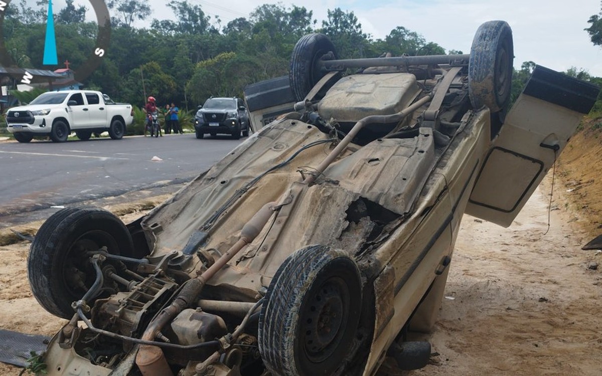 Colisão entre dois carros deixa cinco feridos na AM-010 - Portais