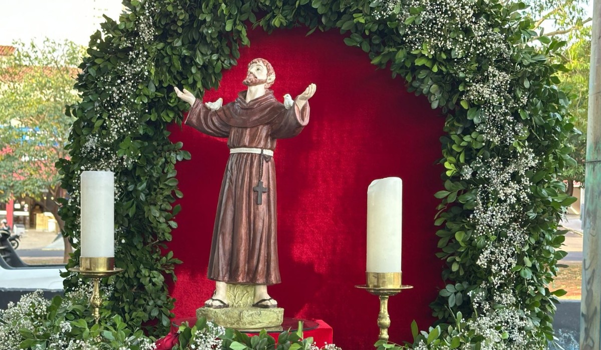 Missa reúne fiéis e animais em celebração ao Dia de São Francisco de Assis no interior de SP