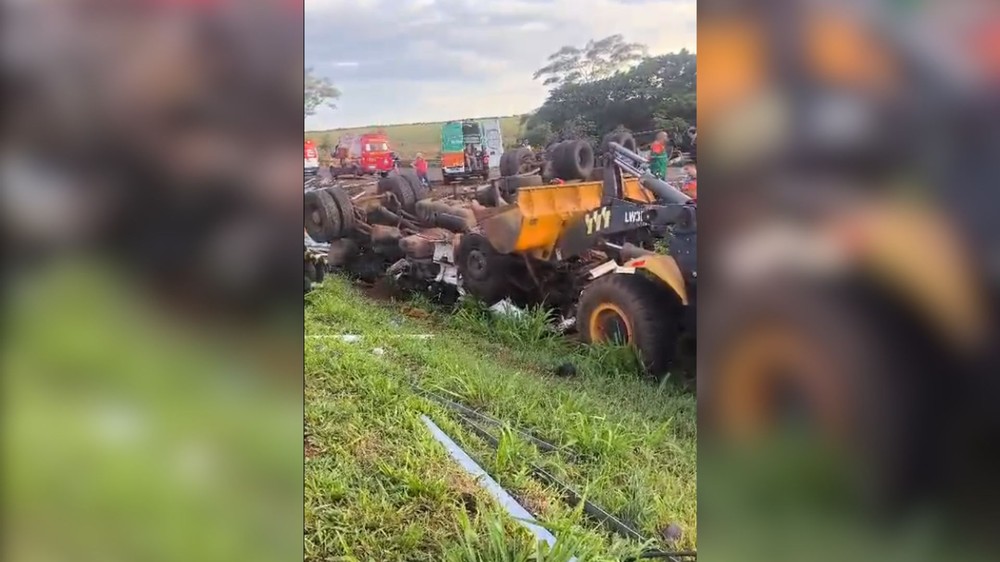 Menina de 11 anos morre após motorista perder controle e caminhão tombar em rodovia do interior de SP