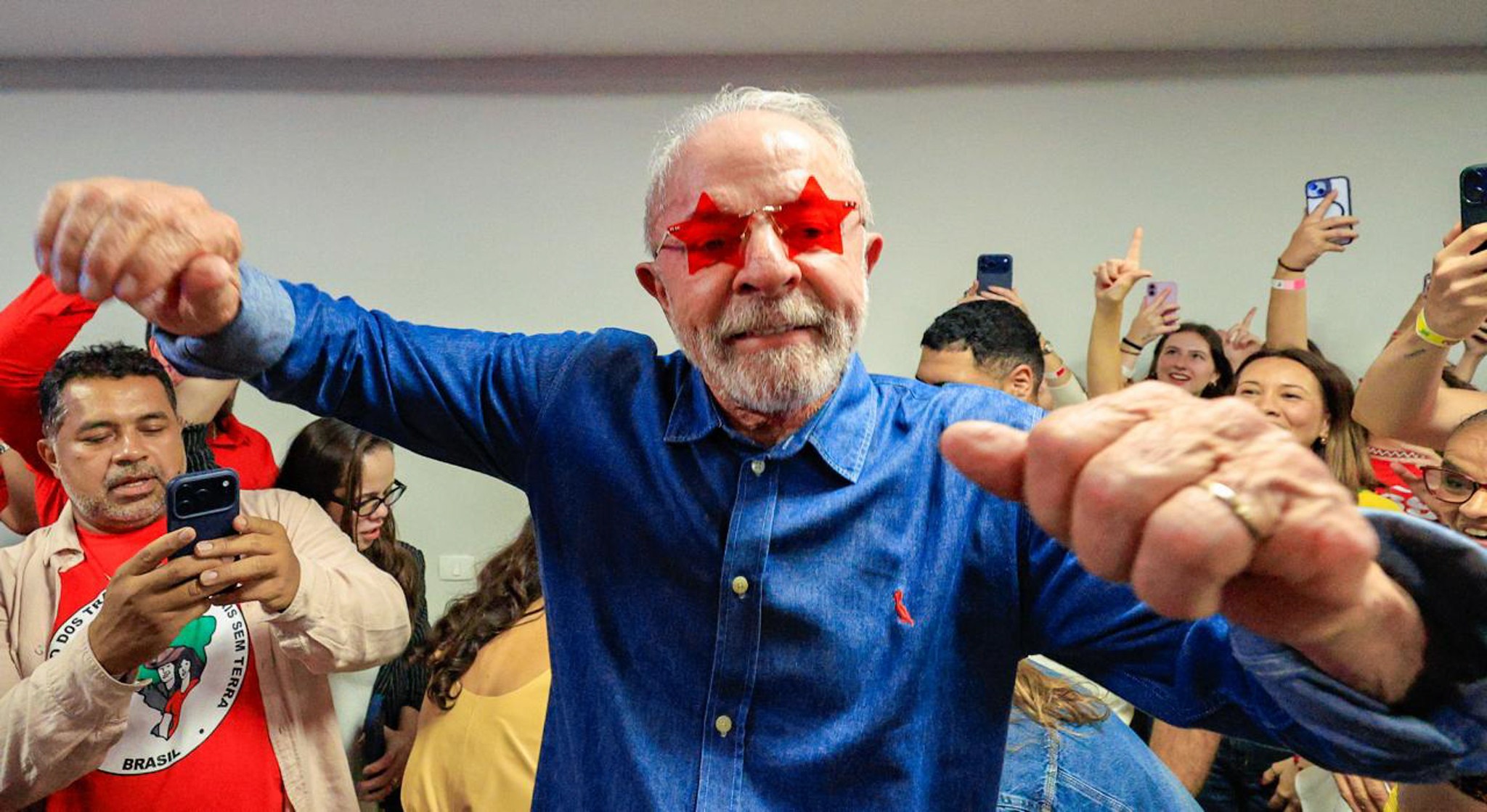 Lula comemora vitória nas eleições; veja vídeo