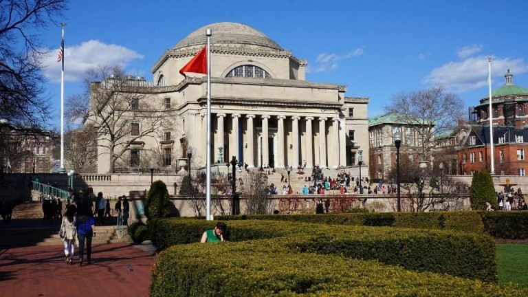 Universidade de Columbia vai pagar mais de R$ 1 bilhão para encerrar investigações de Trump