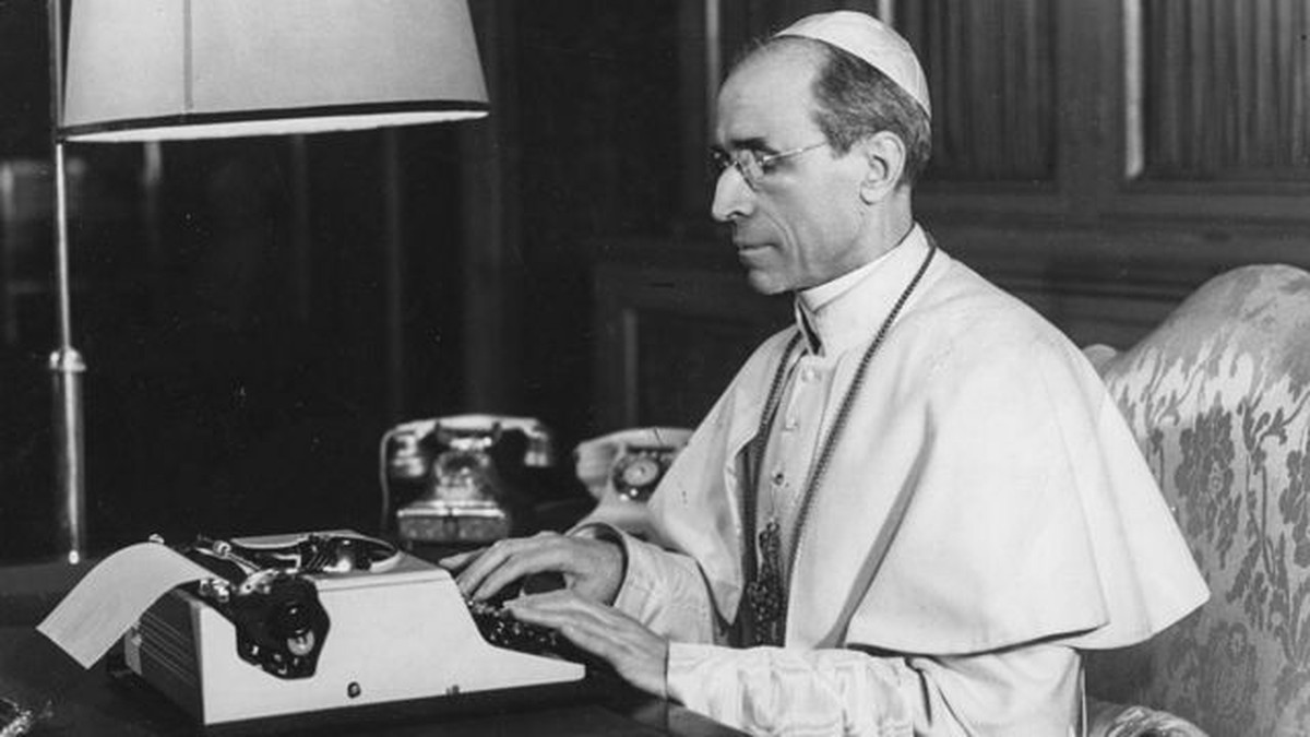 Briefe, die darauf hindeuten, dass Papst Pius XII. möglicherweise von der Vernichtung durch die Nazis im Jahr 1942 wusste – früher als der Vatikan zugibt |  Welt