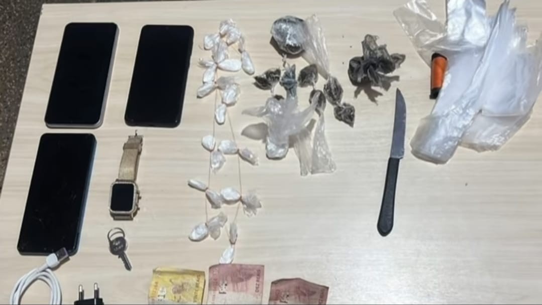 Homem tenta esconder droga na boca e acaba preso com comparsa em Alenquer