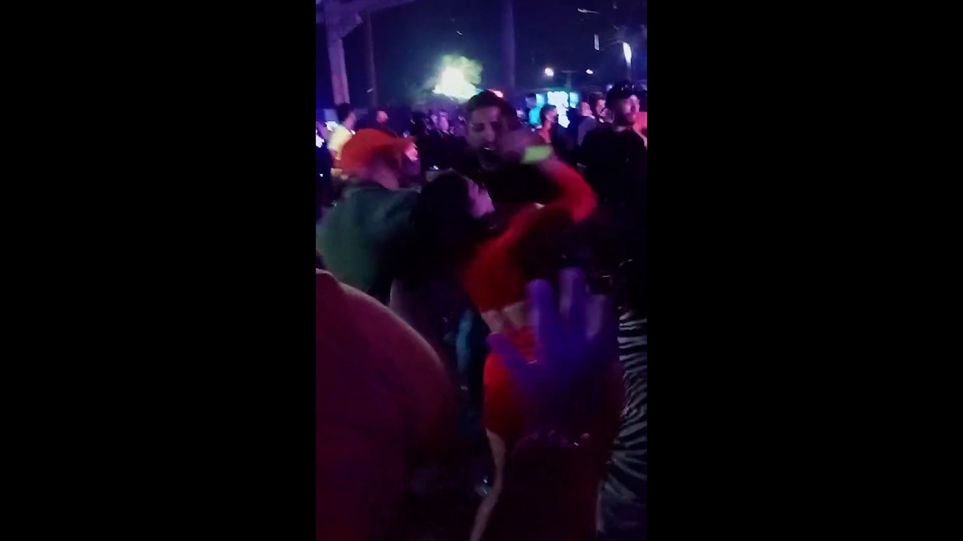 VÍDEO: Mulher é esfaqueada durante briga em festa no MA