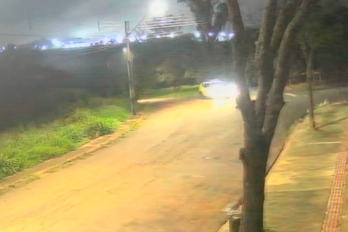 Mulher é agredida por três homens após rejeitar carona enquanto voltava do trabalho, no Paraná