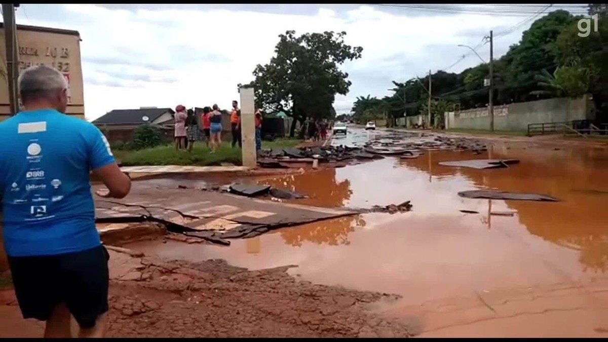 VÍDEOS E FOTOS: Pelo Segundo Dia Consecutivo, Chuva Alaga Ruas E ...