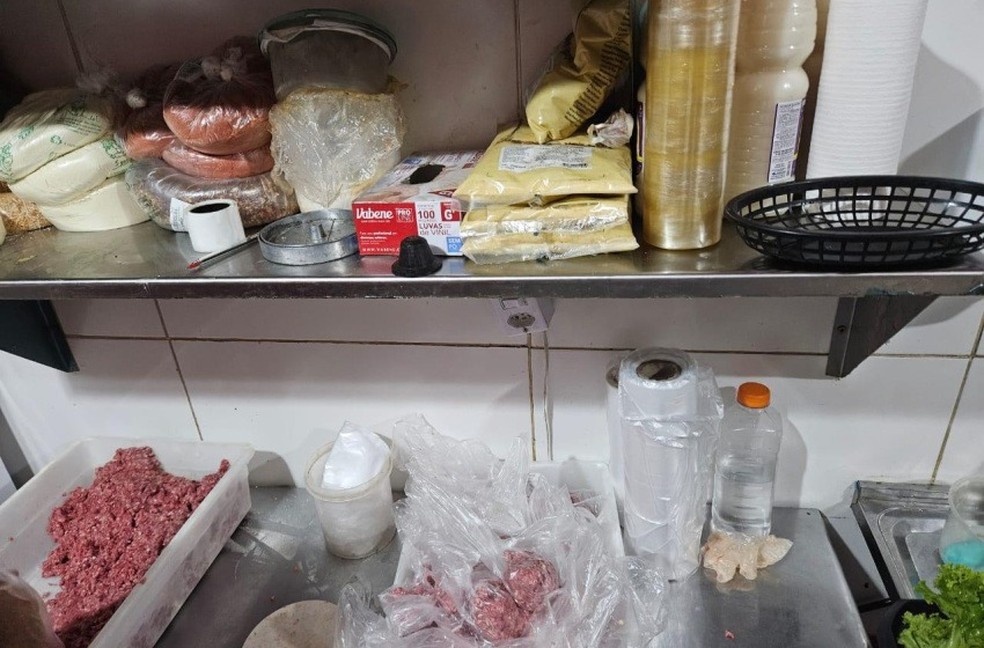 Passaporte na Jatiúca foi interditado pela Vigilância — Foto: Visa