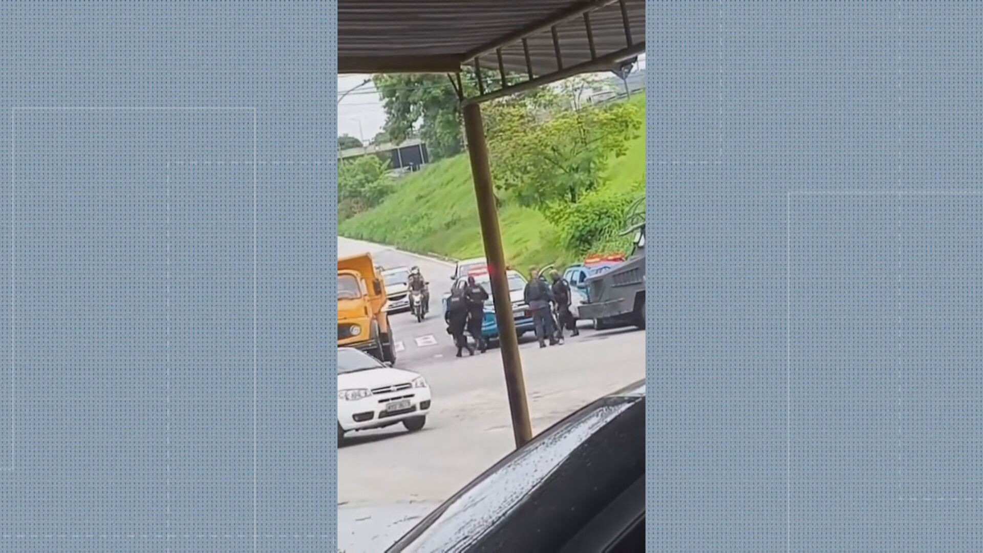 Operação da PM no Complexo do Salgueiro tem 2 mortos; policial e moradores são baleados 