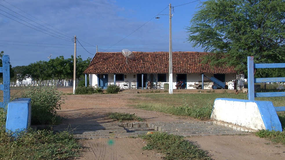 Fazenda onde o ex-governador da Paraíba, João Agripino, nasceu e está sepultado — Foto: Reprodução/TV Paraíba