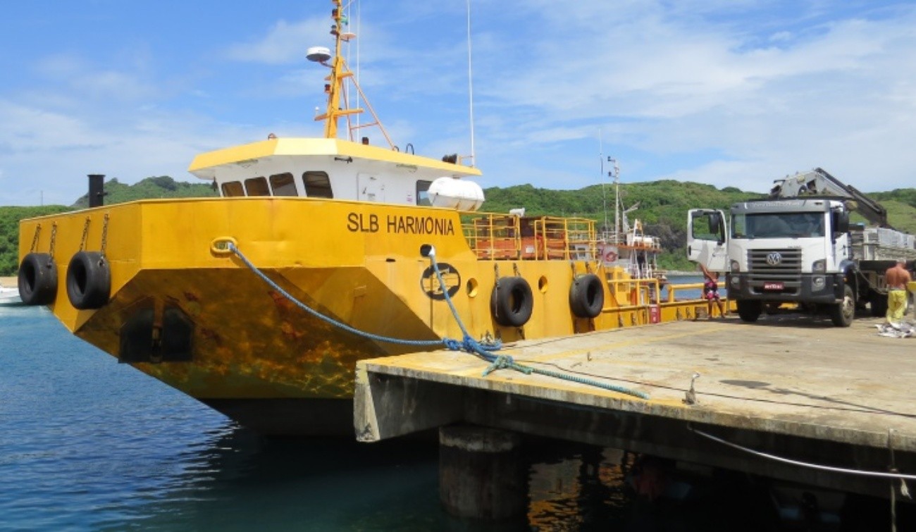 Navio de carga Harmonia naufraga a caminho de Fernando de Noronha e tripulação é resgatada com vida; diz Marinha