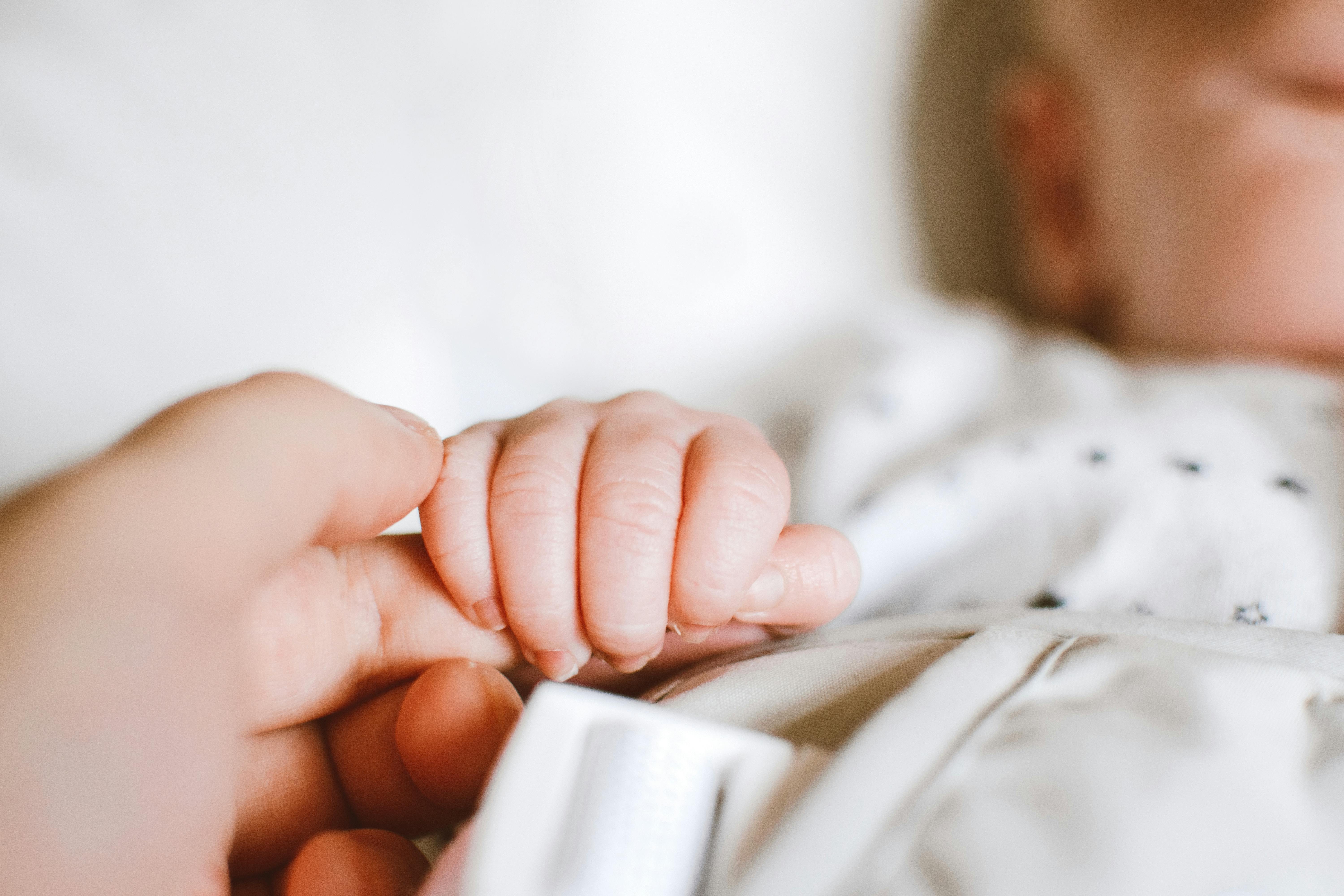 Pai suspeito de tentar asfixiar a filha de 8 meses é preso em Alenquer