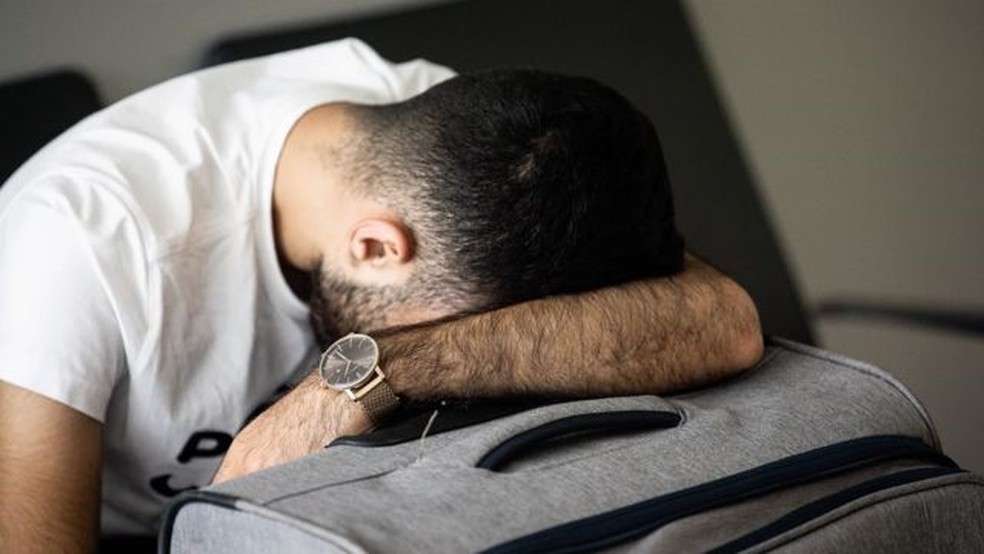 Algumas pessoas acordam sempre cansadas e com pouca energia, não importa quantas horas durmam. Por quê? — Foto: GETTY IMAGES via BBC