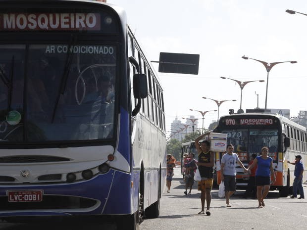 Protesto bloqueia trecho da Av . Almirante Barroso e denuncia demora em ônibus para Mosqueiro