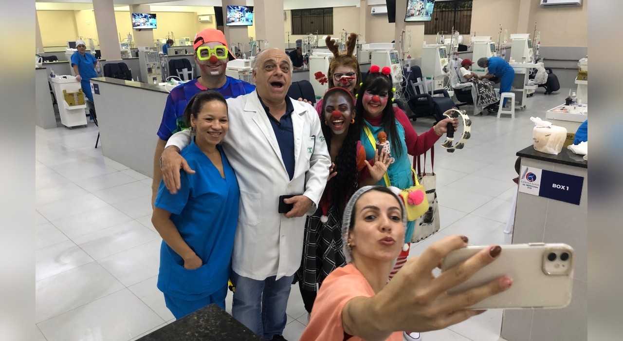 Voluntários oferecem companhia e aliviam solidão de pacientes em unidades de saúde: 'Marca nossa vida'