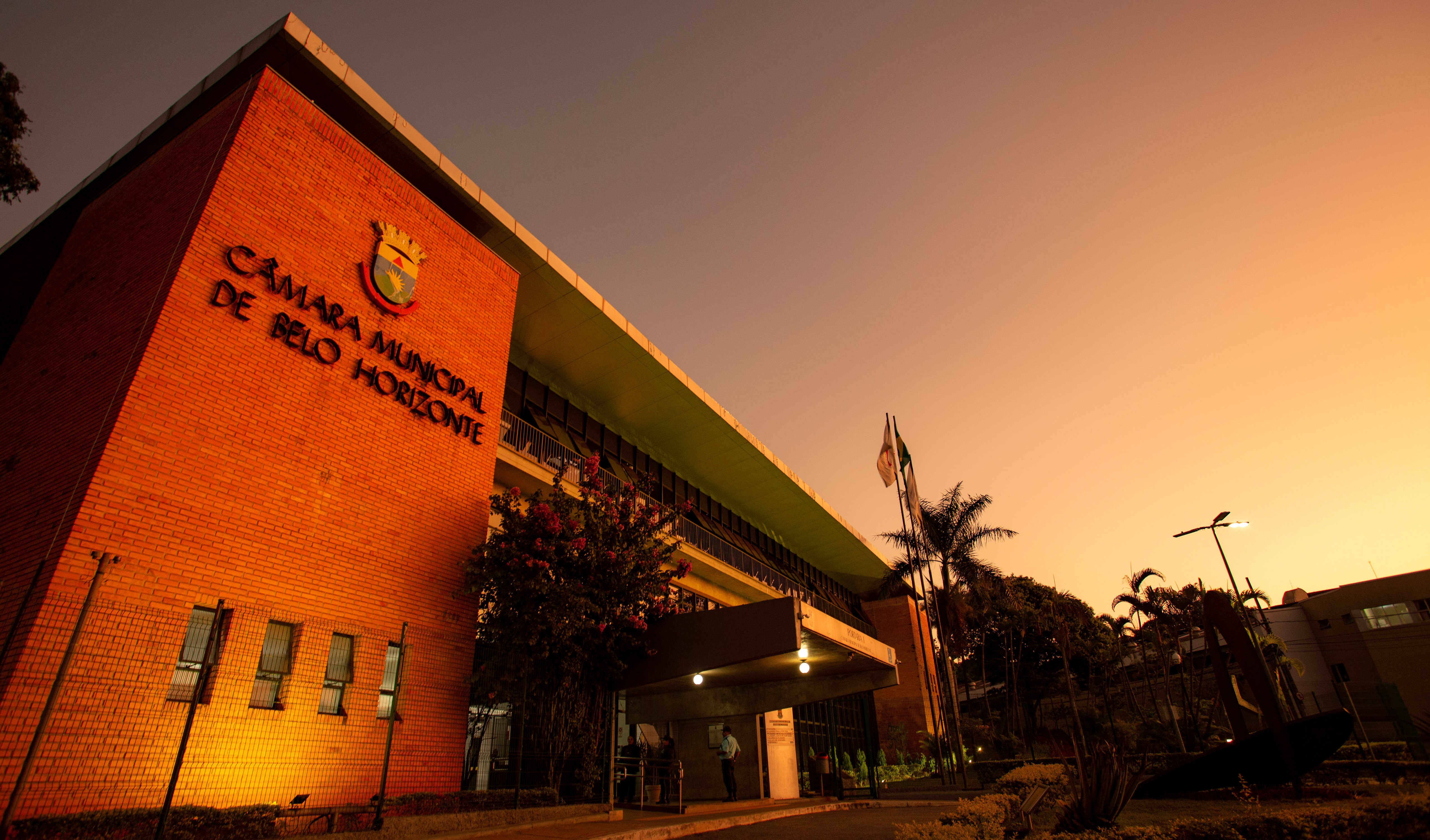 Câmara de BH autoriza reduzir de 40 para 30 horas semanais jornada de trabalho de assessores parlamentares