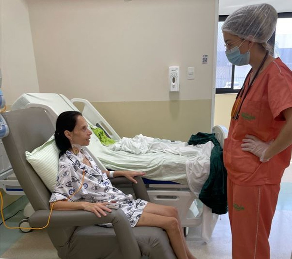Ana Paula da Costa Santana passou da obesidade para anemia extrema após fazer cirurgia barátrica — Foto: Arquivo pessoal