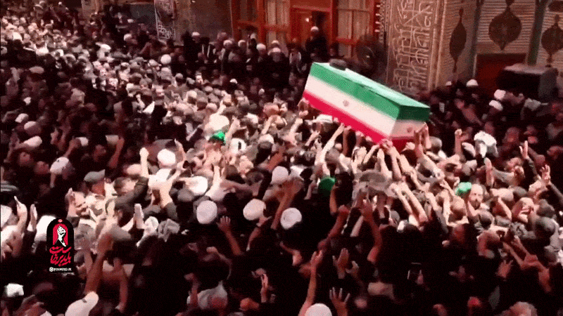VIDEO: 'Chaotic' crowd carries Khamenei's coffin during public funeral in Iraq