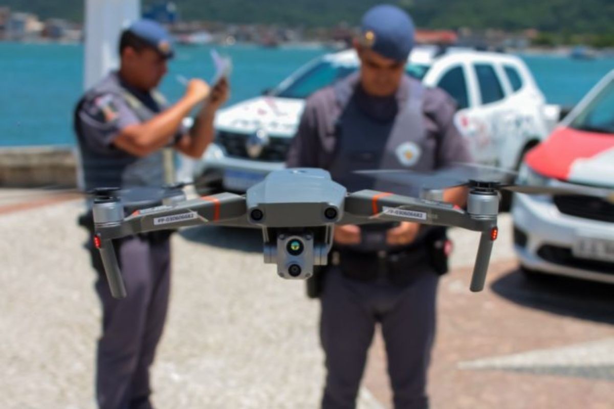 Operação Verão: 150 drones monitoram a orla do litoral de SP