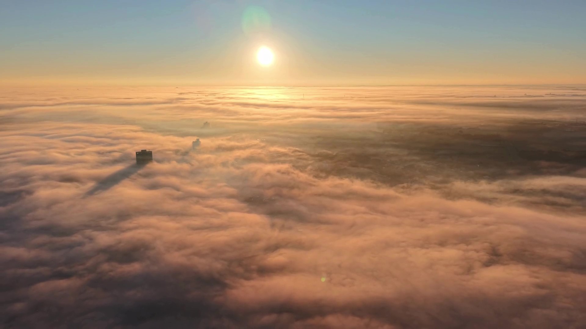 VÍDEO de amanhecer mostra prédios furando 'mar de nuvens' em cidade do RS durante frio de 0ºC