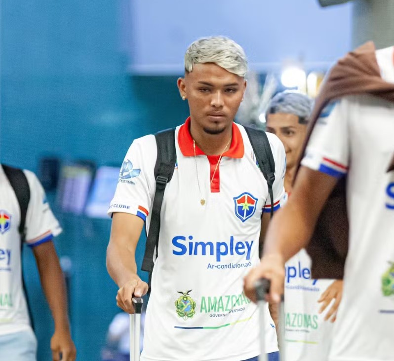 Saiba quem é o jogador de futebol morto após defender esposa de assédio em Manaus