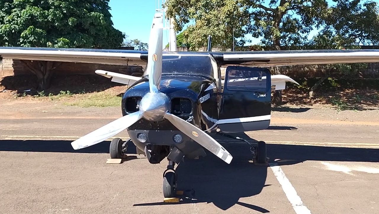 Piloto faz pouso não autorizado e abandona aeronave em aeroclube no interior de SP 