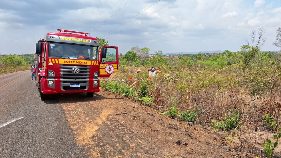 Bombeiros atenderam ocorrência na TO-341 — Foto: Divulgação/Bombeiros