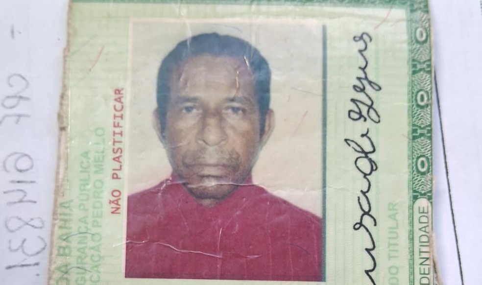 Idoso teria sido atropelado por um caminhão — Foto: PRF