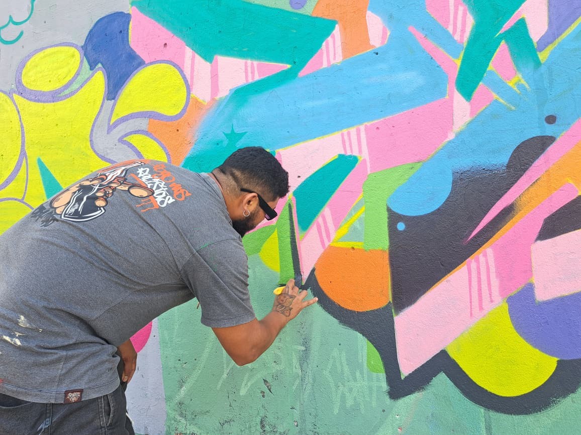 Exposição 'Aparecidas' une arte urbana, fé e solidariedade para o Dia das Crianças em Macapá