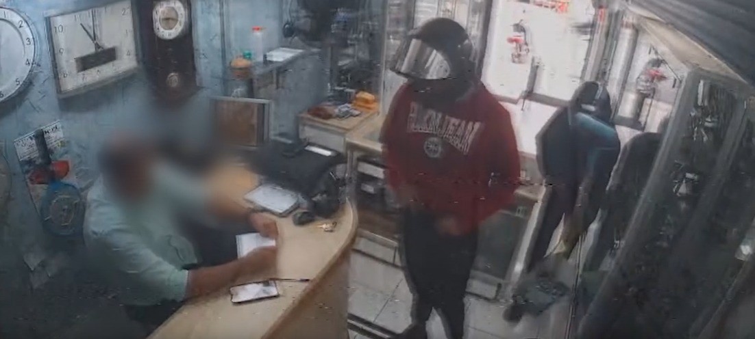 VÍDEO: Criminosos se passam por pintores e roubam joalheria em Uberlândia; prejuízo é de R$ 500 mil